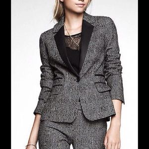 🎉REDUCED 🎉EXPRESS ONE BUTTON BOUCLE JACKET WEAR ON THE INSIDE OF THE JACKET